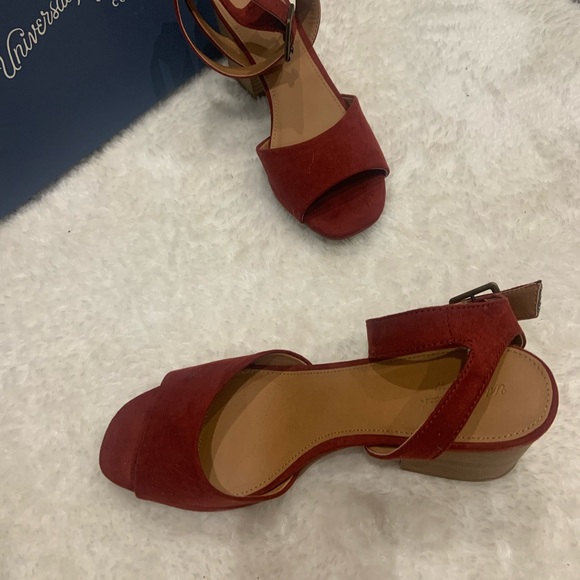 Red Wedge High Heels Size 9.5 - Picture 3 of 6